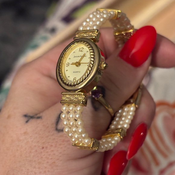 Jaclyn Smith Quartz Gold Tone Pearl Watch - Picture 6 of 7